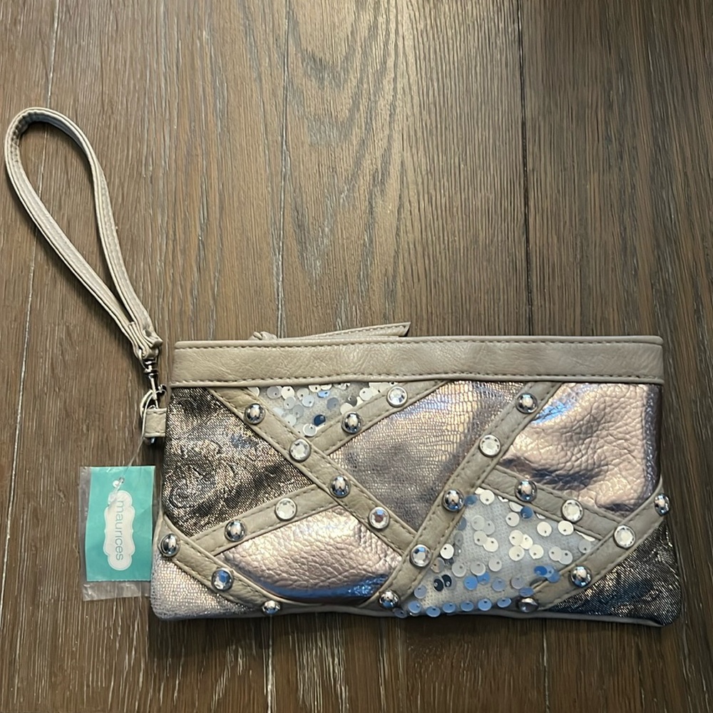 Maurices NWT Wristlet Small Purse Clutch
